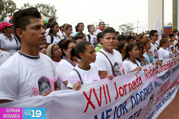 Conmemoran 17 aniversario de la ca&iacute;da de Roberto Gonz&aacute;lez